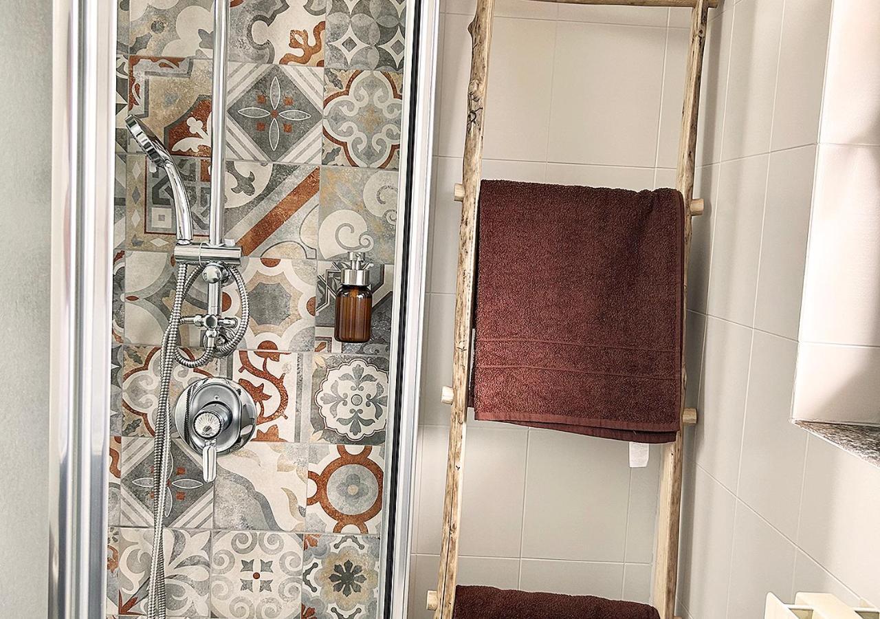 Venegono SuperioreLa Mansardinaアパートメント エクステリア 写真